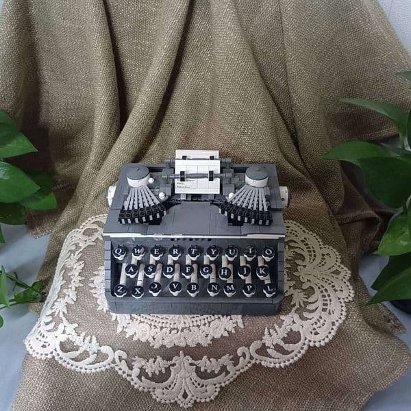 Retro Building Block Set: 3D Model Mini Bricks, Educational Toy, Unique Gift for Mechanic Typewriter Enthusiasts