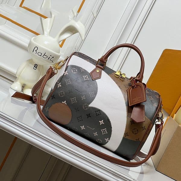 Luxurys Designer Fuzzy Teddy Soft P9 30cm Pillow bag Women Plush Cross-body traveling Shoulder bag Winter Teddy handbags Classic bandouliere tote bag Weekend Bag