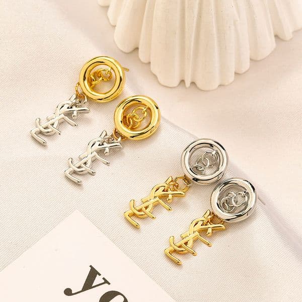 High Quality Stainless Steel Classic Stud Earring Pearl Letter Earrings Design Famous Women Star Elegance Wedding Party Jewelry Accessories