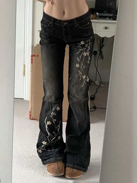 Women Vintage Floral Embroidery Jeans Streetwear 2000s Low Rise Flared Denim Pants Retro Y2k Baggy High Street Basic Trousers Z260515