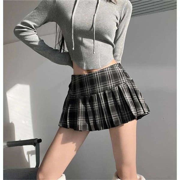 Mini For Woman Korean Fashion Plaid Women Y2k Clothes Cute Short Harajuku Vintage Pleated Skirts Preppy 26W0515
