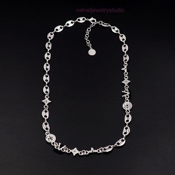 lvs necklace designer silver necklace Jewelry Vshaped Square Round Fourleaf Flower Copper Color Necklace for Men Couples