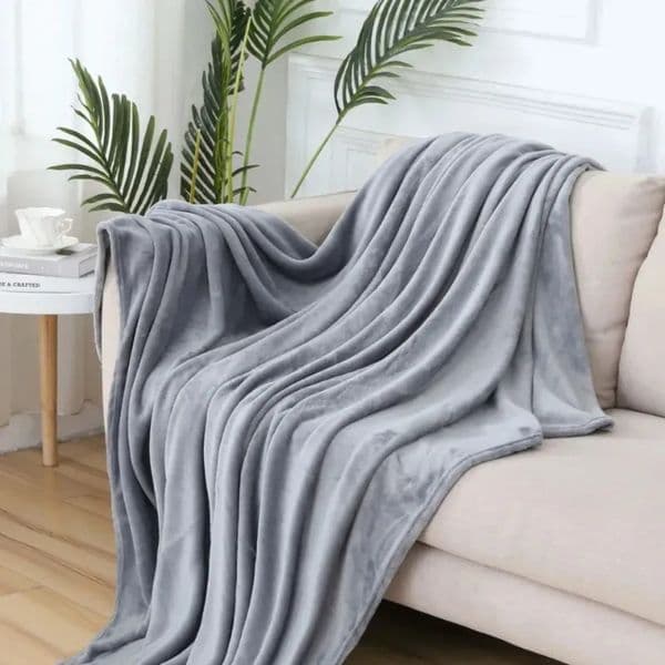 Luxury Designer Decor A Silver Gray Flannel Stylish Coral Velvet Rectangular room Nap Multifunctional Cover Blanket For Four Seasons Decorat 16