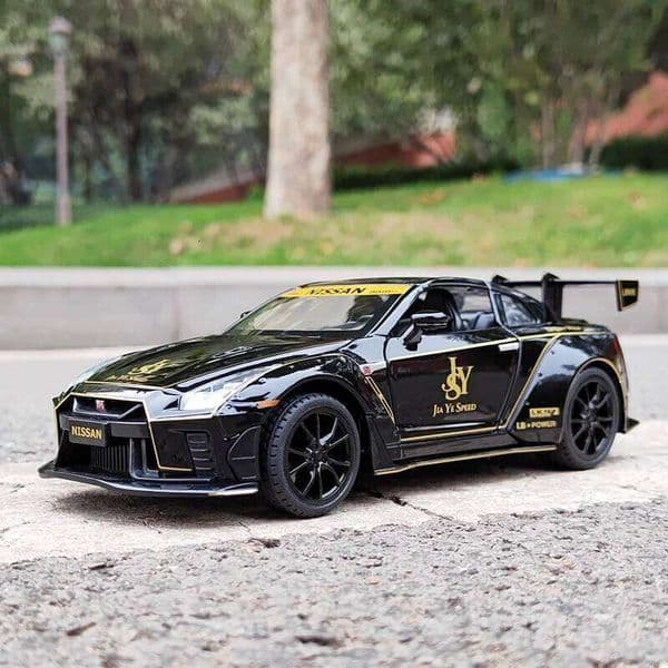 1:22 Scale GTR Alloy Model with Lights Sounds, Ultimate Racing Replica for Kids' Room Display & Play, Collectible Toy Car W260515