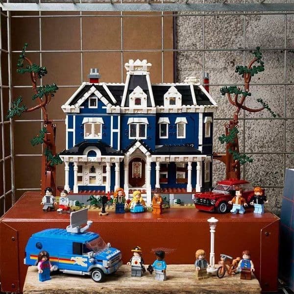 Cross-border new 99135 creative street scene MOC strange tale of Krier home small particle assembling building toy gift