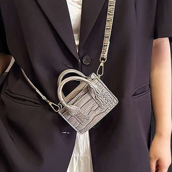 Women's new model crossbody small square versatile handbag, single shoulder women's bag, crocodile mini bag