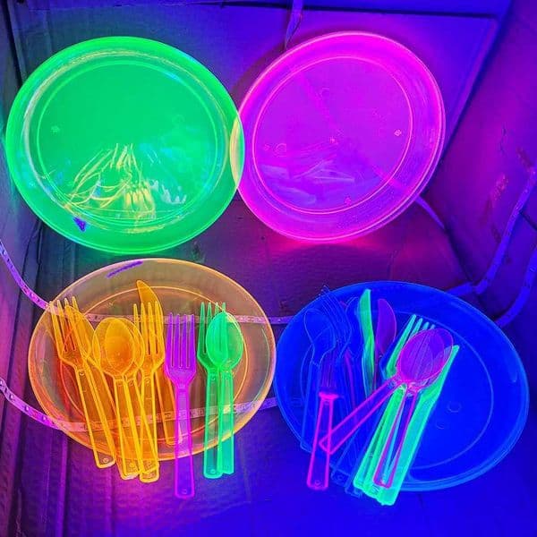 UV Black Light Glow Party Plates Knife Fork Spoon Assorted Colors Food Safe Material Blacklight Reactive Neon Plastic Plates X260514