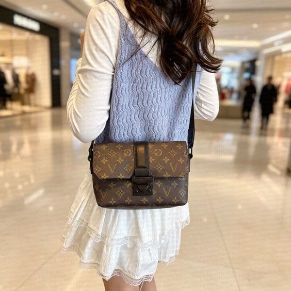 Mens trio outdoor sports Messenger Shoulder bag Womens Cowhide louvis crossbody tote bags Luxury wallet handbags mini pochette designer clutch Bags