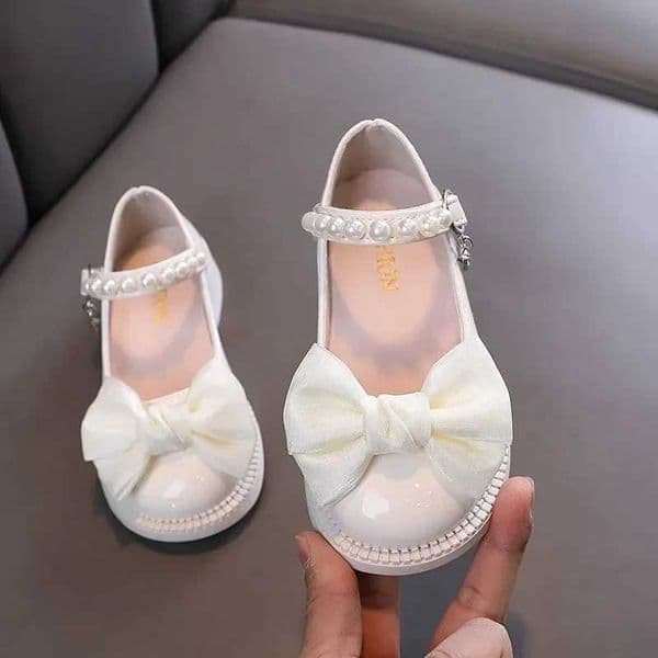 Children Spring Summer Korean Version Dance Shoes Girl Princess Bow Lady Leather Shoes Girl Rhinestone Lacquered Pearl Show Shoe C260516