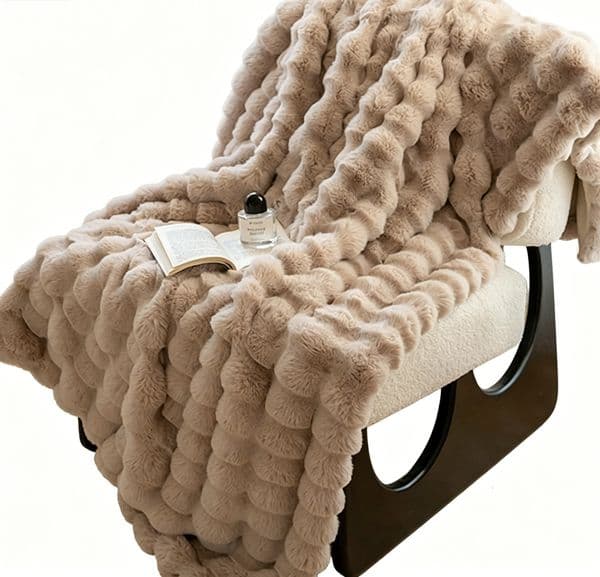Cozy Thick Warm Faux Rabbit Fur Blanket Autumn Cold Resistant Sofa Throw Blanket Soft Household Nap Blanket Fashionable Home Bedroom Living Room Bedding Supplies