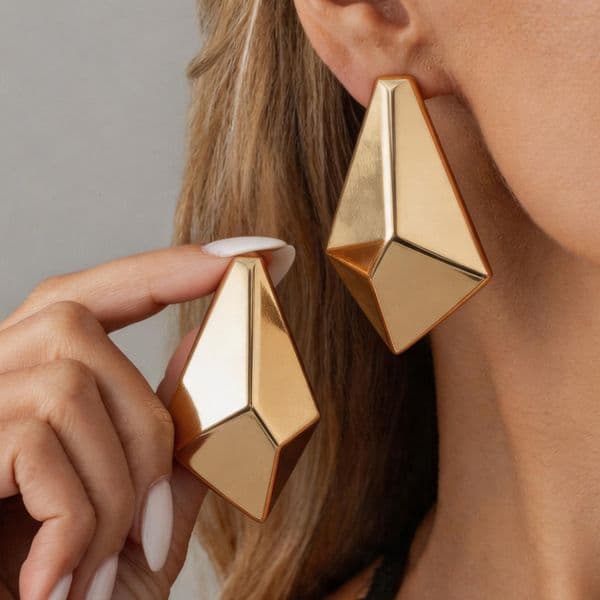 metallic glossy geometric stud earrings with an exaggerated design, niche earrings, simple and light luxury women's accessories