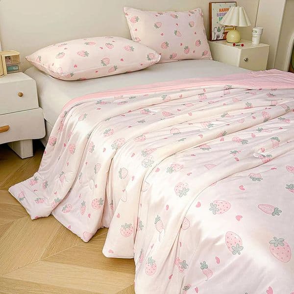 Pink Strawberry Printed Summer Quilts for Bed Soft Skin Friendly Cool Blanket Single Double Lightweight Air Condition Comforter 260516