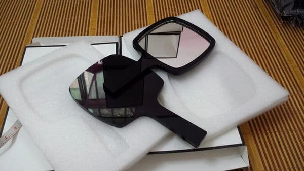 Luxury Designer Decor Black Acrylic Luxury Excellent Women's Personal Makeup Cosmetic Handheld Mirror With room Box Perfect VIP Gift Decorat 3