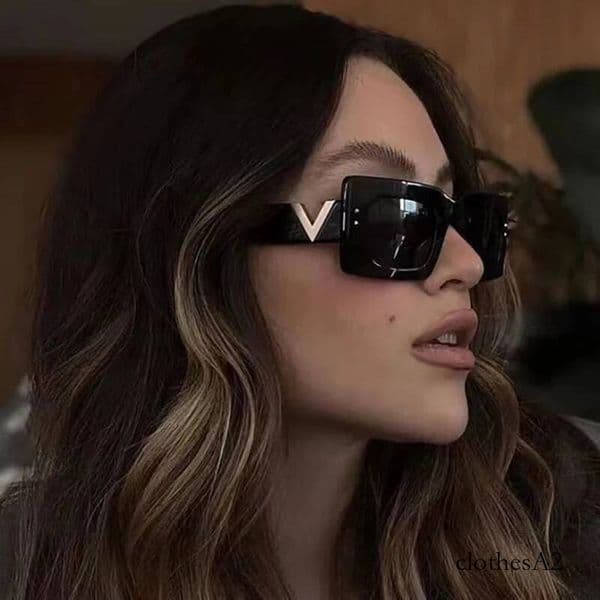 Camping 2024 Fashion New Square V-shaped Mirror Leg Design Anti Light Glasses UV Resistant Personality Street Photo Eyewear Chunjinqiuli