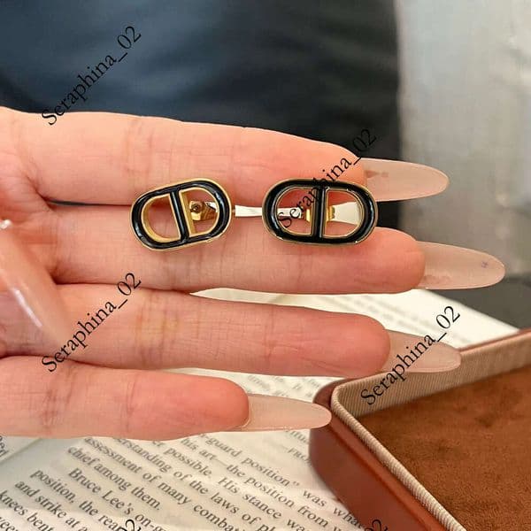 Round Earrings Black Ear Stud Fashion Womens Elegance Wedding Party Jewelry Classic Never Fading Designer 18k Gold Plated Stainless Steel Letter Earring