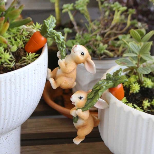 2 pieces of Carrot Pulling Rabbit Flower Pot Pendant Creative Garden Bonsai Statue Easter Rabbit L260518
