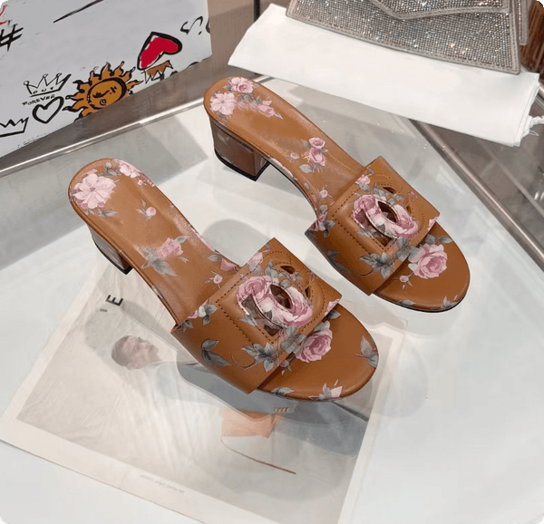 2026 Women Sandal Calfskin Flat Slippers With Rose Print Multicolor Sandals With Cut Out Flat and Low Heeled factory sale