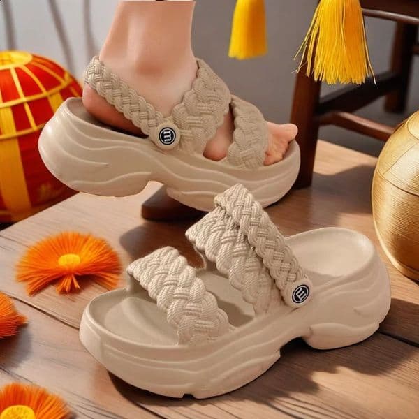 2026 Summer Platform Shoes Woman Leisure Sandals Thick Sole Soft EVA Female Home Street Slippers Girls Student Beach Sandal 260509