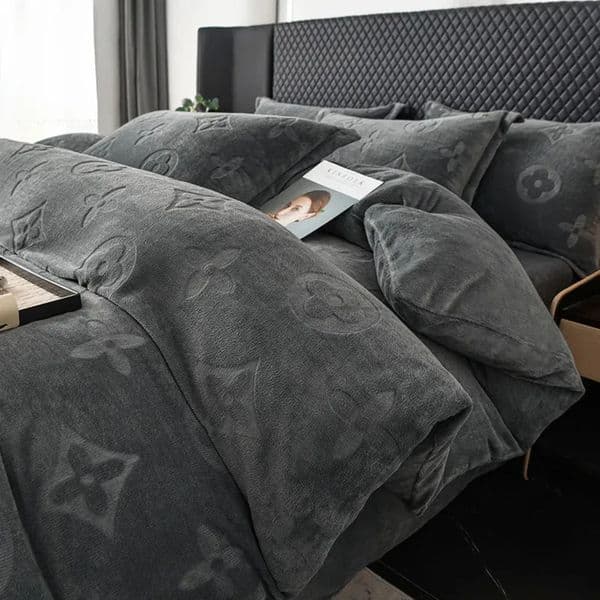 Luxury Designer art Designer Duvet Covers Winter Thickened Milk 4Pcs Light Carved Coral Velvet Warm 3Pcs Luxury Bedding Comfort Free Shipping 03