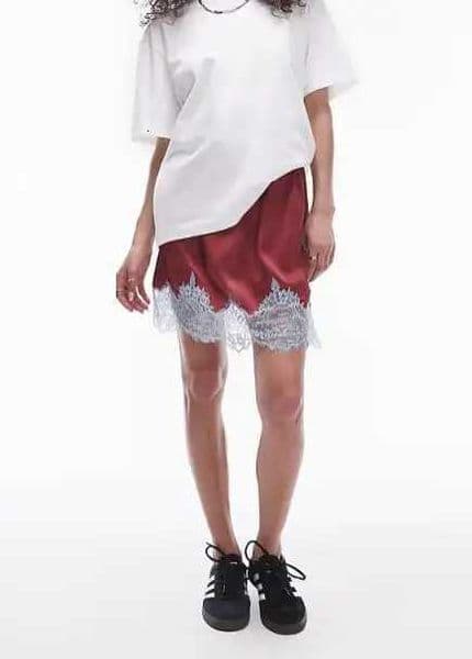 Lace Trimmed Satin Skirt Rose Red Womens Fashionable Short Skirt With Elastic Waistband And Bow Ideal For Party And Casual Wear L260518