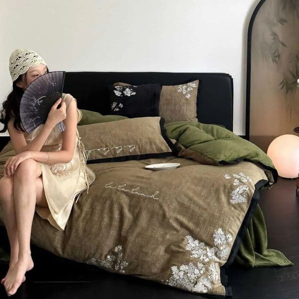 Luxury Designer Luxury 100 Washed Silk Quilt Embroidery Smooth Ice Cooling Comforter For Bed Silky Solid Soft art Cool Summer Blanket Free Shipping 06