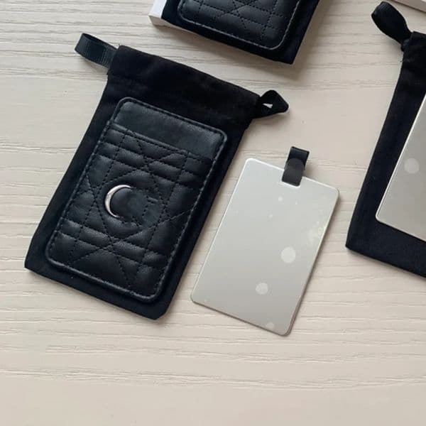 Luxury Designer Decor Designer Portable room Hd Cosmetic Makeup Mirror Leather Card Case Dust Bag With Gift Box Decoration For Home 021