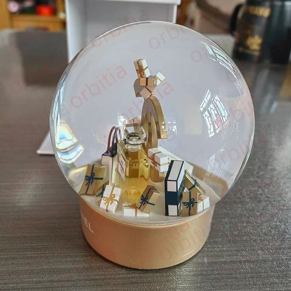 2026 Snow Globe Gold Letter Crystal Ball Special Novelty Christmas VIP Gift with Gift Box