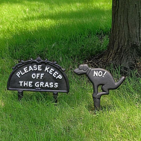 American Country Style Outdoor Courtyard Decoration Cast Iron Garden Sign Indicator Iron Art Puppy Ground Plug Prohibition Reminder Sign L260518