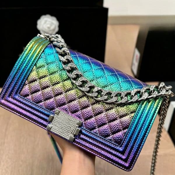 2026 New Designer Crossbody Bag, Le Boy Series Iridescent Pearlescent Flap Bag, Luxury Women Chain Fashion Bag, Classic Double Buckle Underarm Bag, Evening Bag