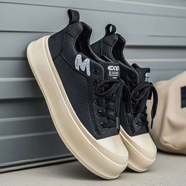 2026 Spring New Shoes: Simple and Versatile Sneakers, Men's Casual Driving Shoes, Leather Waterproof Student Shoes