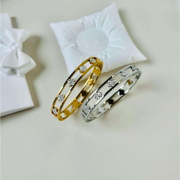 designer jewlery for women Stainless steel hollowed-out four-leaf bracelet, a hot-selling item gold silver Lucky clover bracelet luxury jewelry siver 925