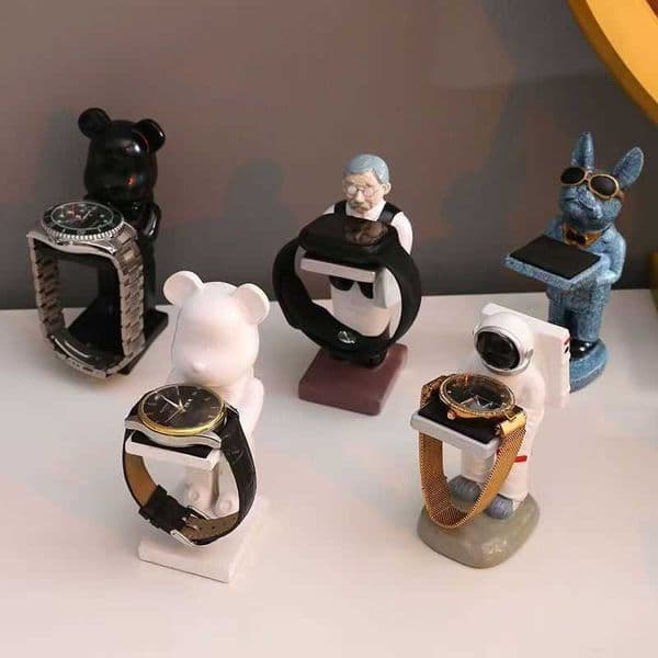Resin craft figurine gift ornament old butler watch stand cartoon small decoration L260519VC0P