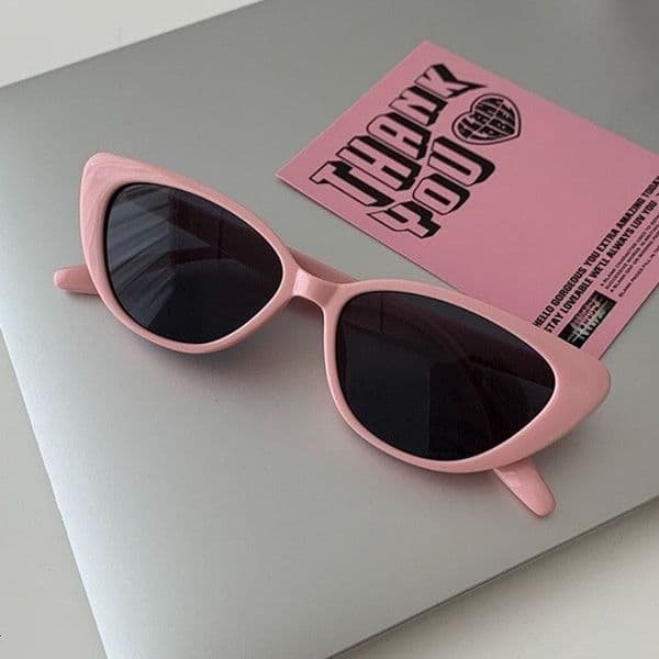 High Quality Trendy internet celebrity sunglasses, niche high-end retro versatile cat-eye pink sunglasses for women, sun protection, face-slimming, small frame