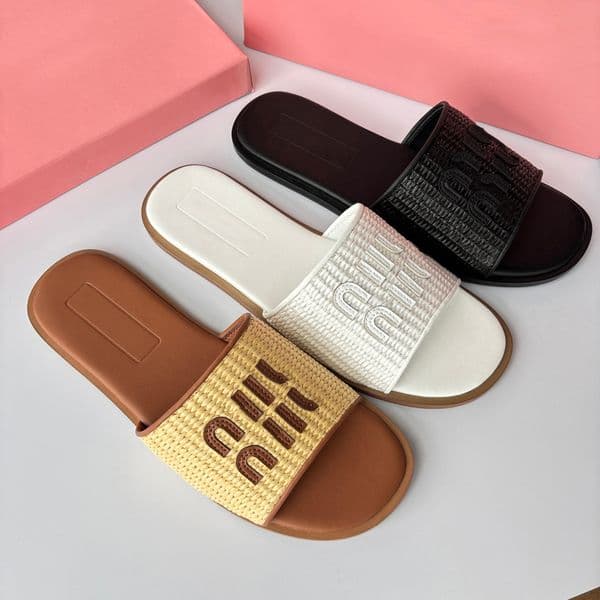 10A designer sandals 2026 new slippers miusandals luxury ladies casual shoes summer flat shoes Ladies holiday beach seaside classic slippers size 35-42