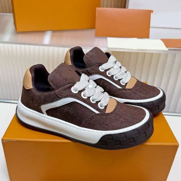 26SS Spring New Mens Sneakers Thick Bottom Women Casual Flat Shoes Couples Low Top Shoes Blue Skateboarding Shoes Flower Pattern Decorative Upper Rubber outsole 46