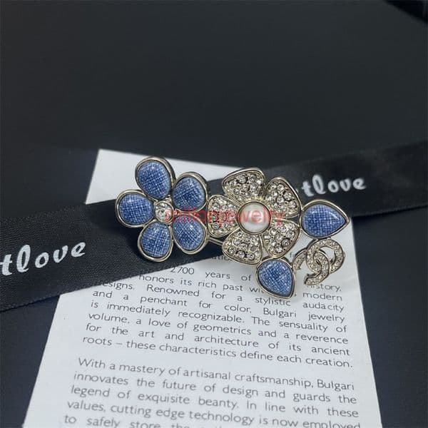 channels broche designer cc brooch Fragrant denim blue brooch camellia flower with diamonds pendant unique brooch for women floral brooch