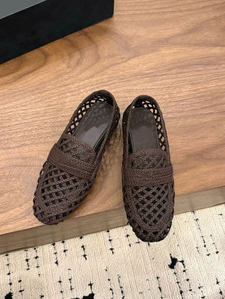 New woven loafers with half support metal buckle anti slip shoes, black and white women's fashionable square toe office and professional formal shoes 34-41