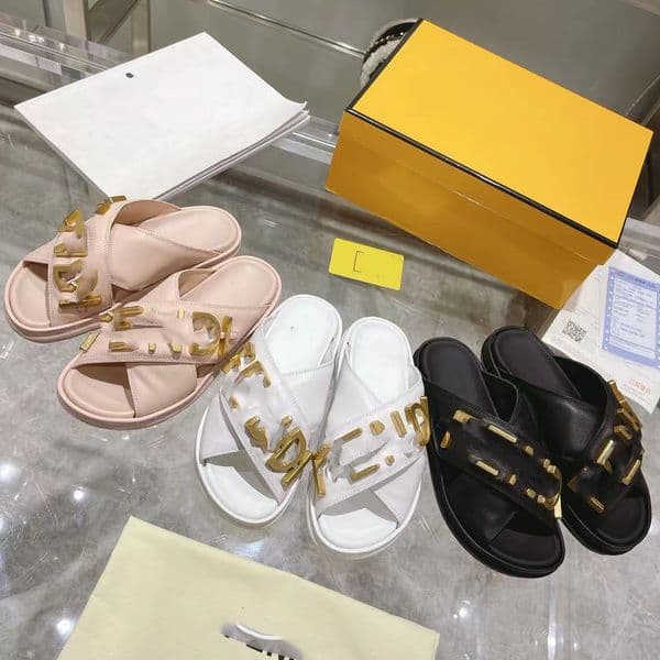 26ss luxury designer slippers, cowhide women's summer flip-flops for outdoor wear, fashionable and trendy beach sandals for women