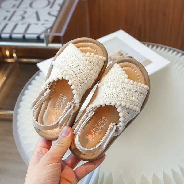 Girls Summer Beach Shoes Ethnic Sle Kids Casual Sandals Soft Sole Fashion Children Retro Princess Shoes 2024 Summer NewJ260520