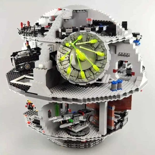 Hot Toys UCS Galactic Building Blocks Death Star Battle III Station Model 75159 Bricks Great timate Weapon Birthday GiftJ260520