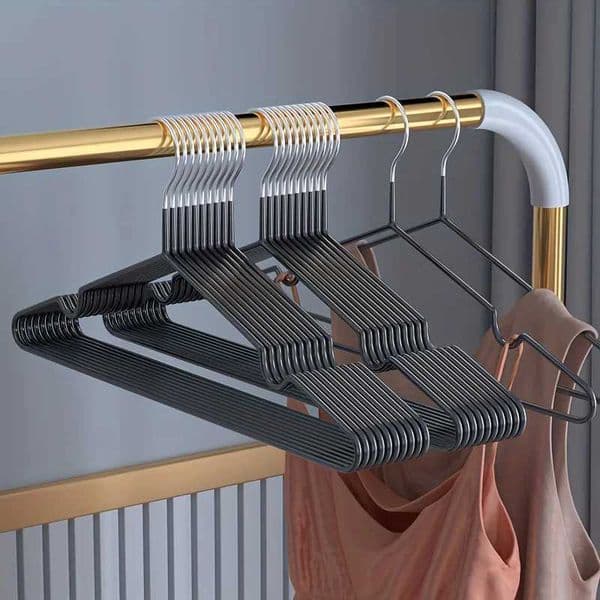 Heavy Duty Metal Hangers Non Slip Manganese Steel Velvet Hangers 20 Pack Space Saving Closet Organizer for Wardrobe Home Dorm C2605201