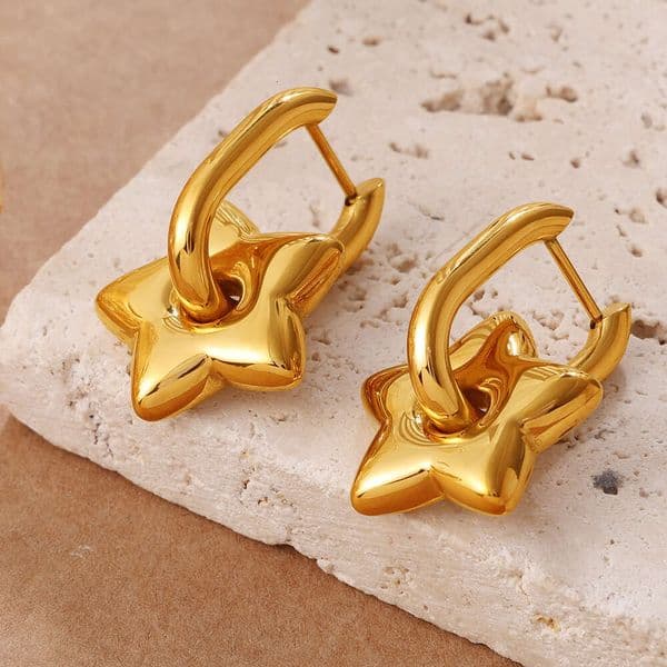 Ins Sweet And Cool Style Versatile Gold Five-Pointed Star Ea, Stainless Steel Plated With 18K Gold, Fashionable Everyday