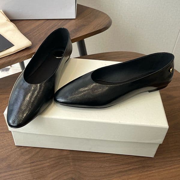 Womens Designer Smooth Leather SAO Ballerinas almond toe low cut vamp supple ballet flats Non slip leather sole Flat ballet shoes size 35 42