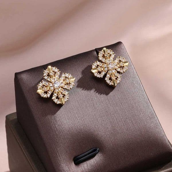 ZAKOL Brilliant Micro-inlaid Zirconia Camellia Stud Earrings for Women Exquisite Geometric Flower Party Ear Accessories L260520