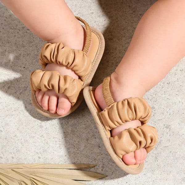 Girls sandals summer shoes breathable and non slip outdoor first step for learning to walk childrens shoesJ260520