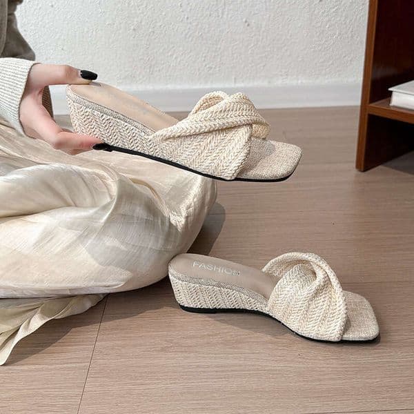 New Gentle retro woven square-toed open-toe wedge heel sandals women, stylish and versatile high-heeled slippers for outdoor wear
