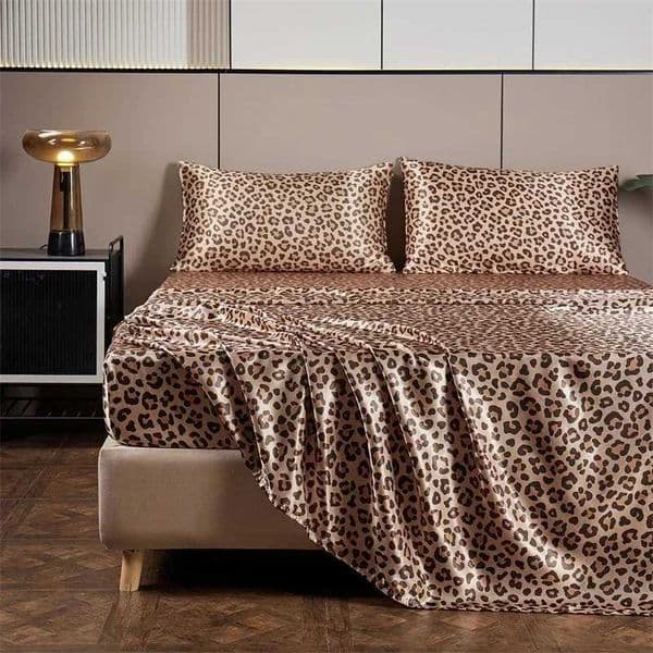 New Satin Fabric Leopard Print Bed Sheet Set Queen Fitted Sheet Flat Sheet Pillowcase Bed Set King Size Bedsheet Sets T260520