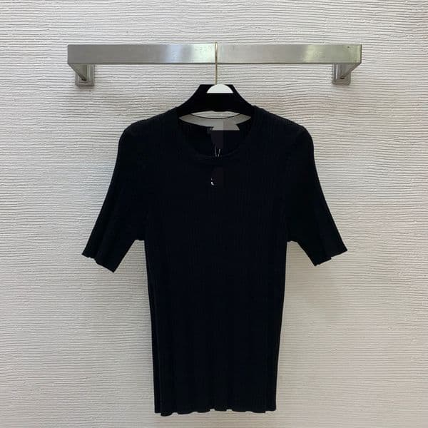 G26051976 2026 new slimming and figure-enhancing short-sleeved knitted top! Black, orange-red