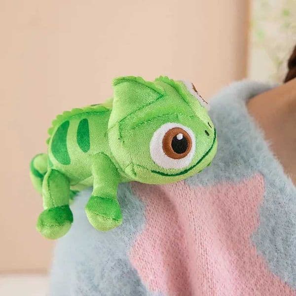 17cm Pascal Rapunzel Chameleon Lying Shoulder Plushie Toy Stuffed Doll Plush Toys Kawaii Pascal Decor Boys Girls Birthday Gifts C260520