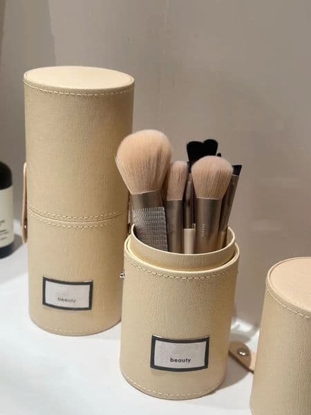 2026 Designer 11 Piece Makeup Brush perfume Set With Letter Logo Soft Bristles Storage Tube cologne Included Ideal Gift For Girls Valentines Day Or Birthday Fre 1011